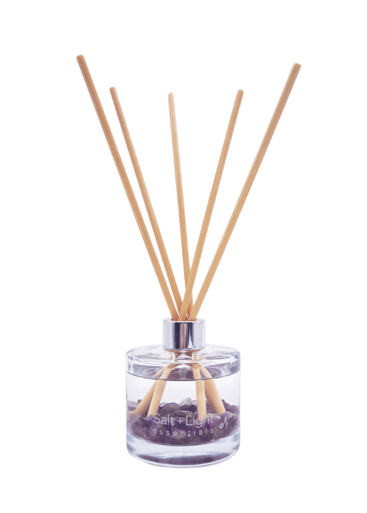 Reed diffuser with amethyst crystals