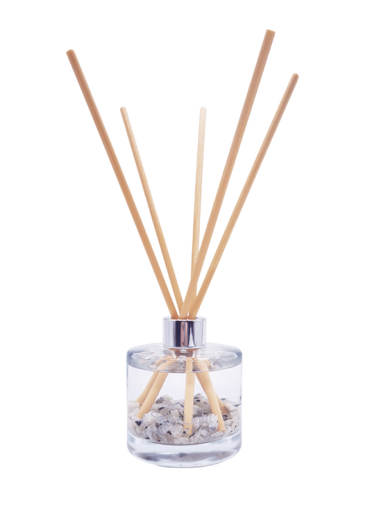 Reed diffuser with moonstone crystals